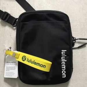Lululemon crossbody purse and keychain